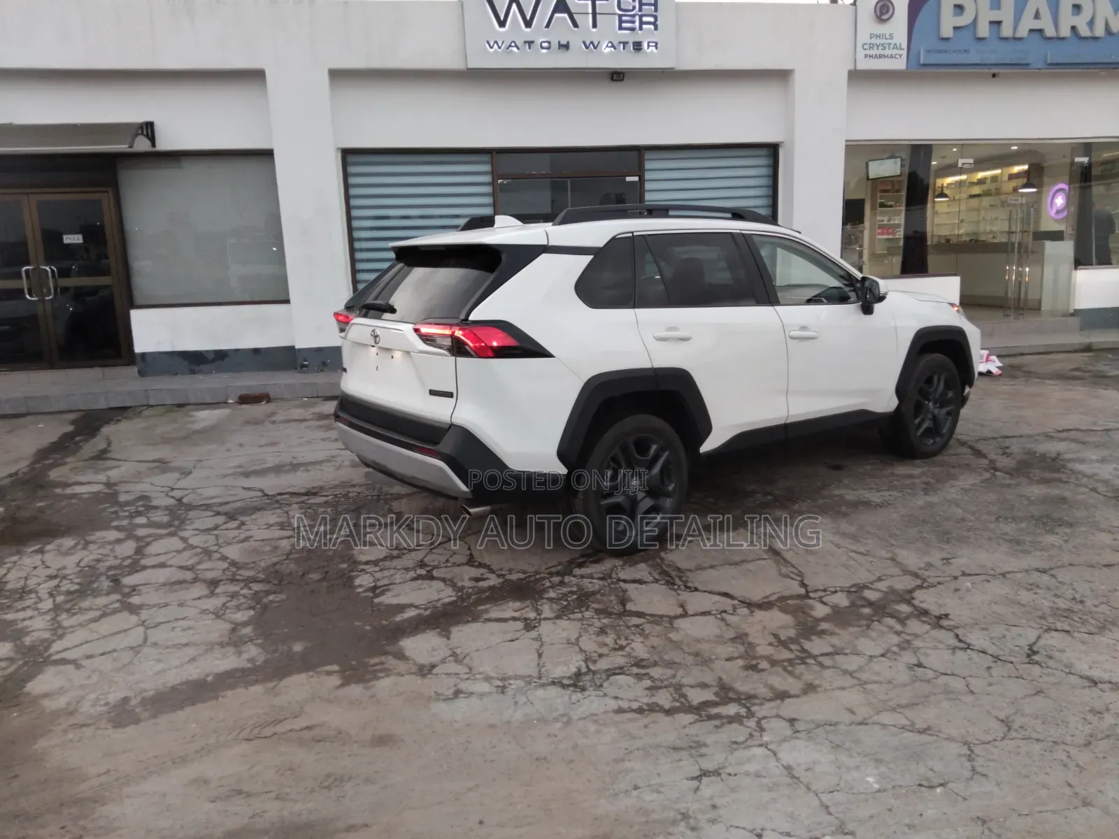 Toyota RAV4 2022 White
