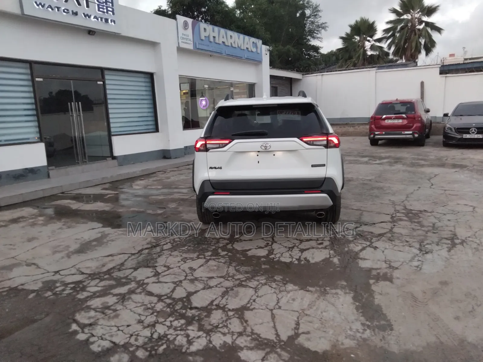 Toyota RAV4 2022 White