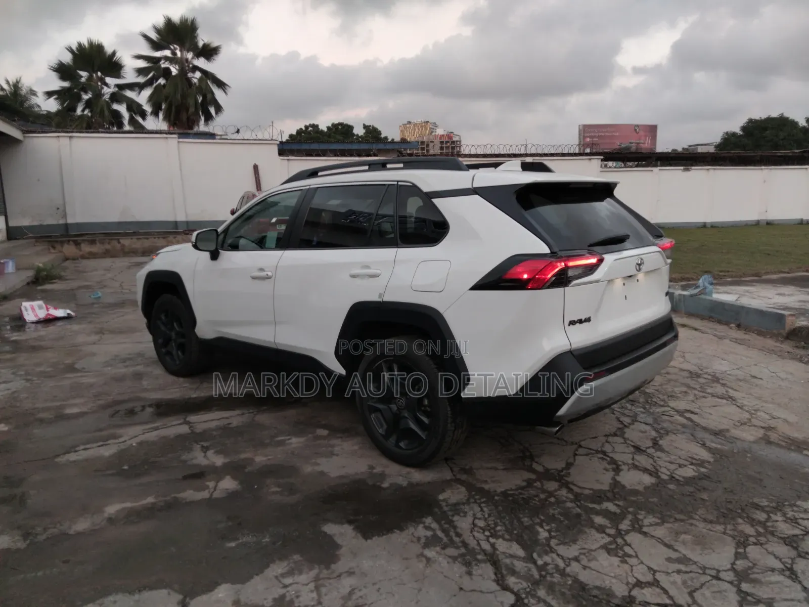 Toyota RAV4 2022 White