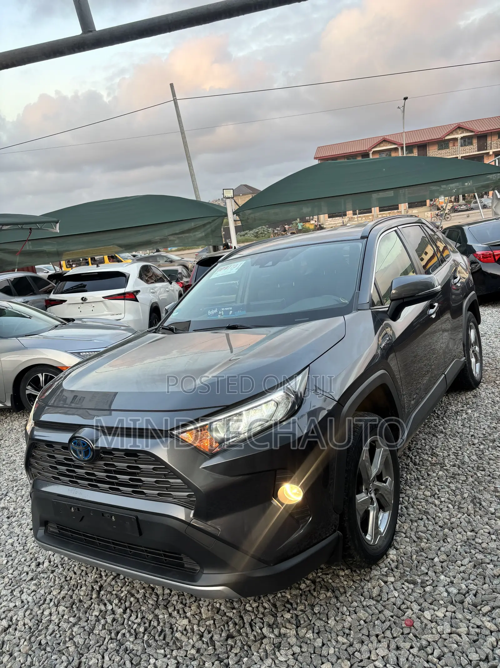Toyota RAV4 XLE Premium 2021 Gray
