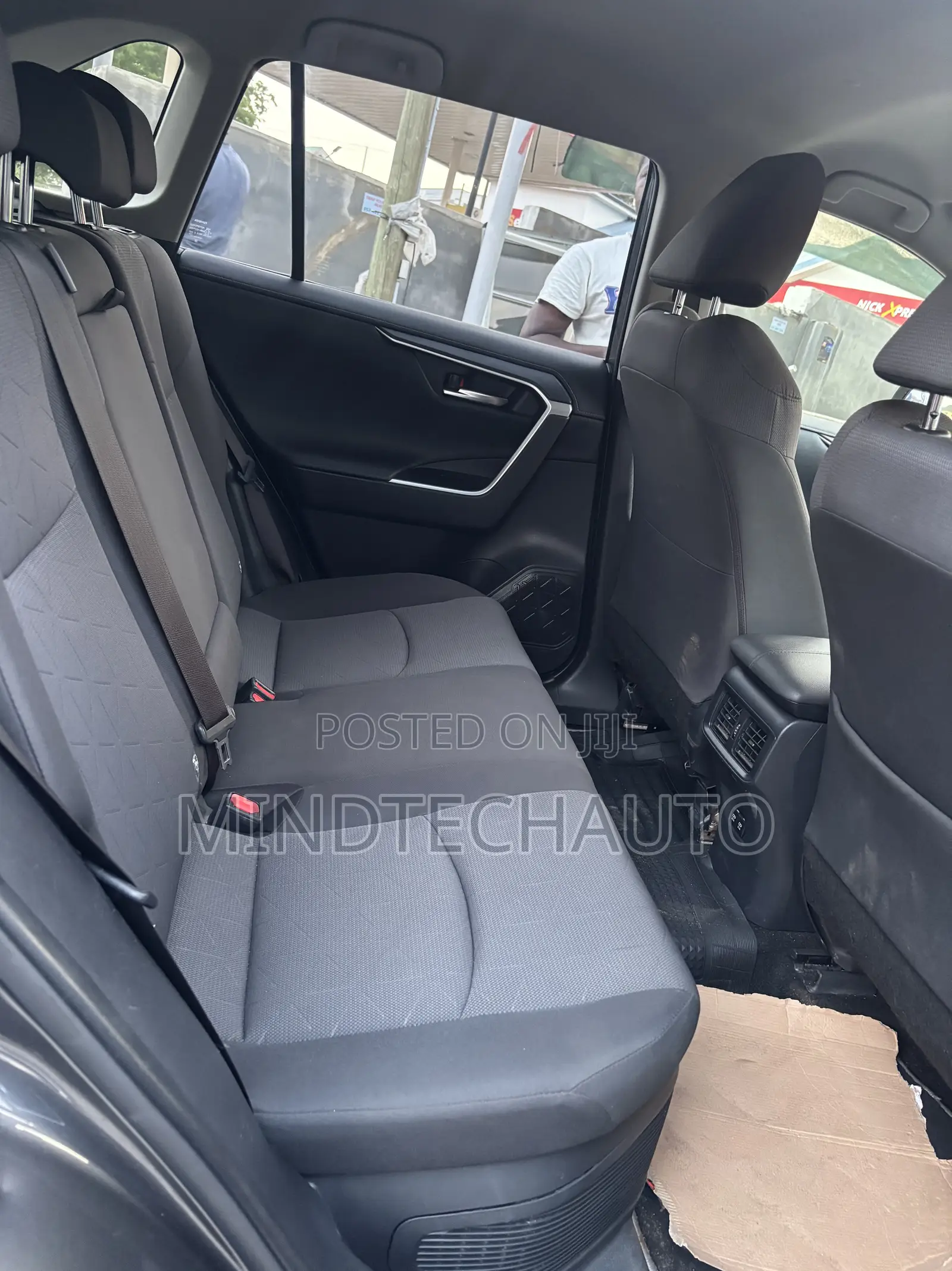 Toyota RAV4 XLE Premium 2021 Gray