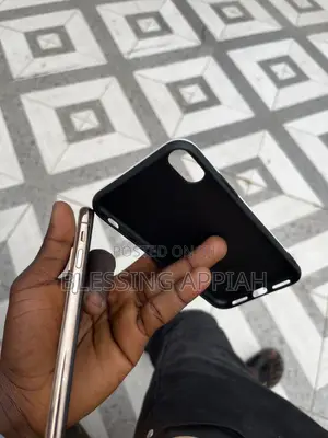 Apple iPhone XS 64 GB White