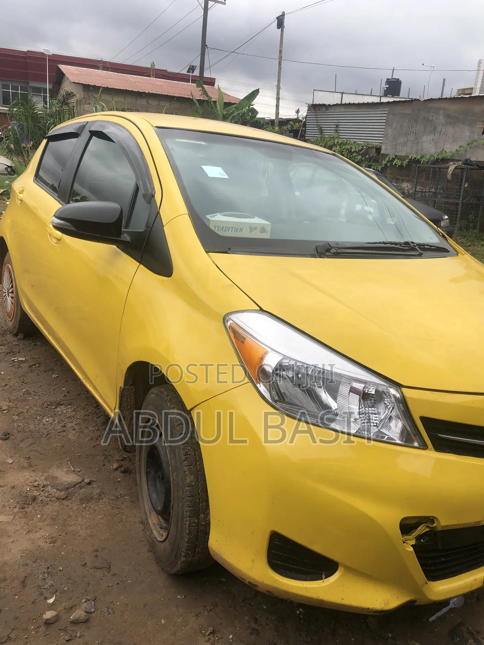 Toyota Vitz 2012 Yellow