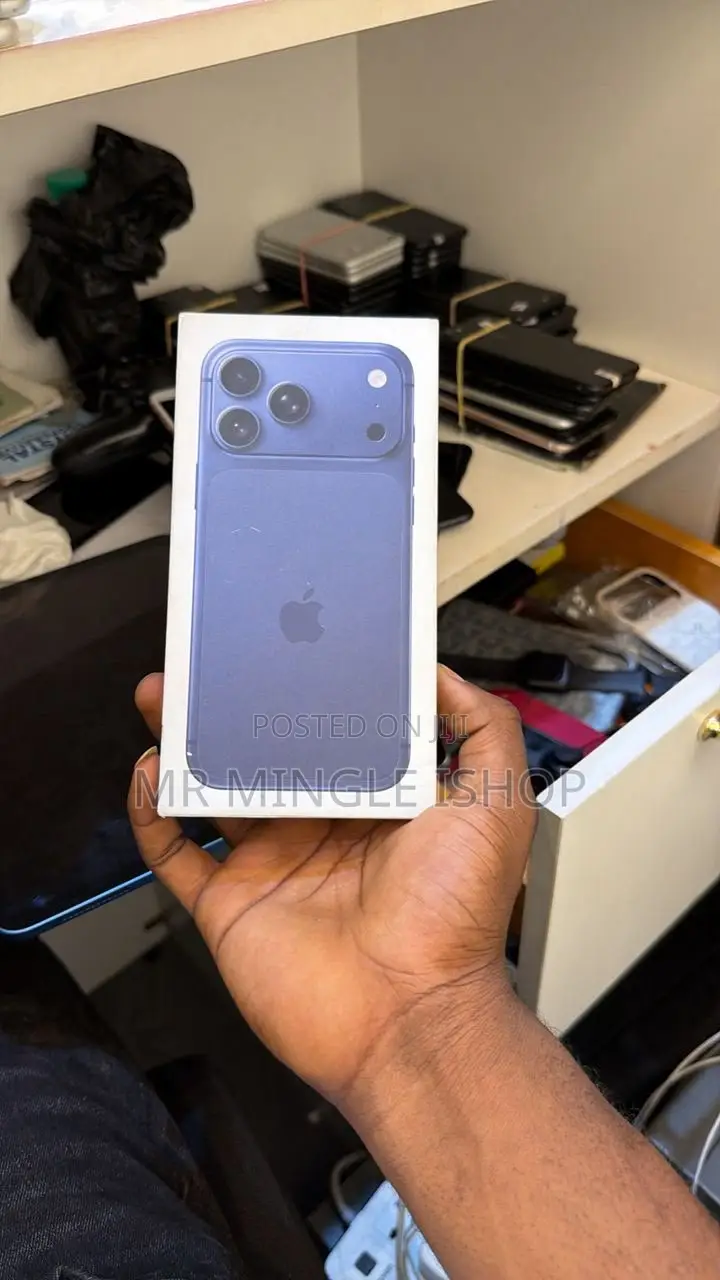 New Apple iPhone 17 Pro Max 256 GB Blue