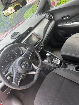 Nissan Kicks SV 2020 Burgundy