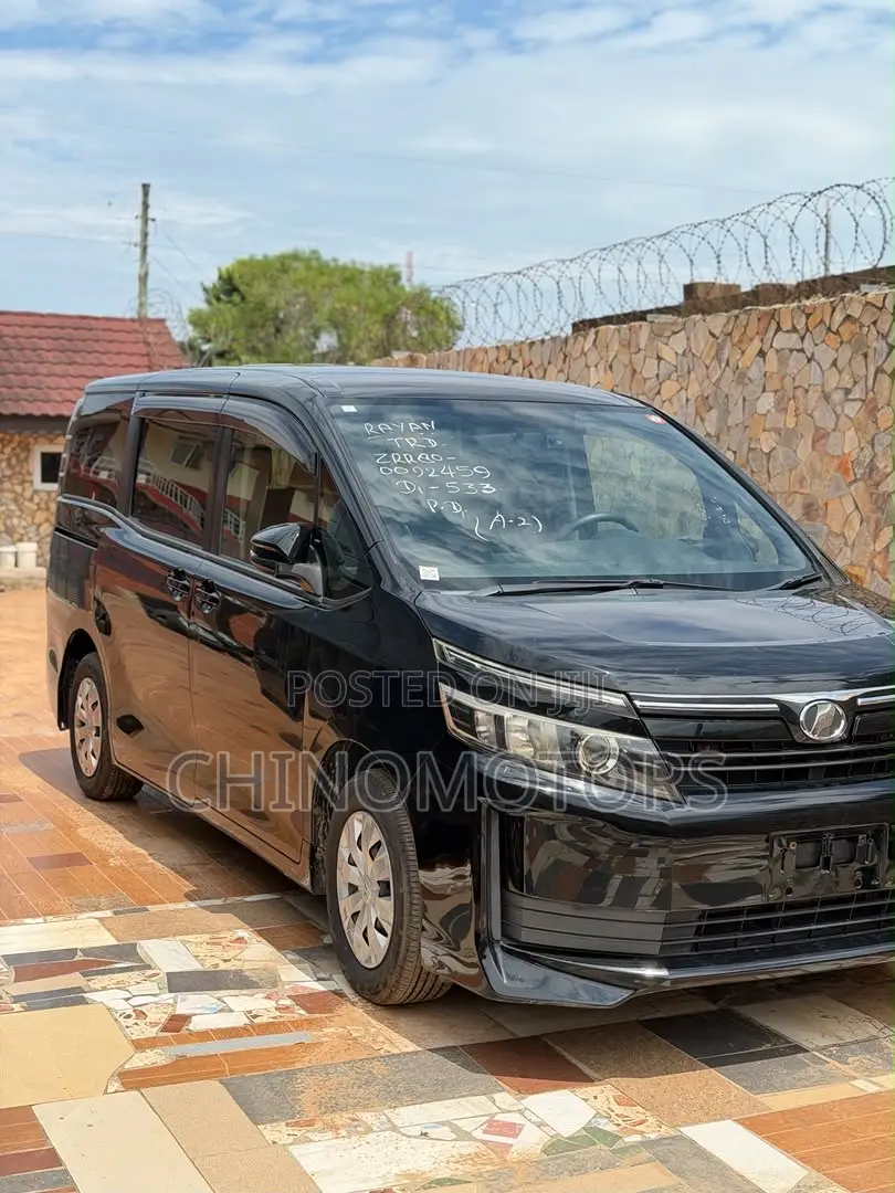 Toyota Voxy 2015 Black