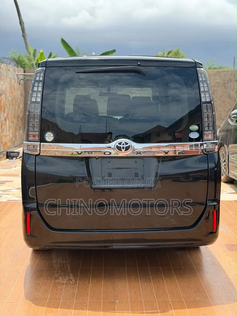 Toyota Voxy 2015 Black