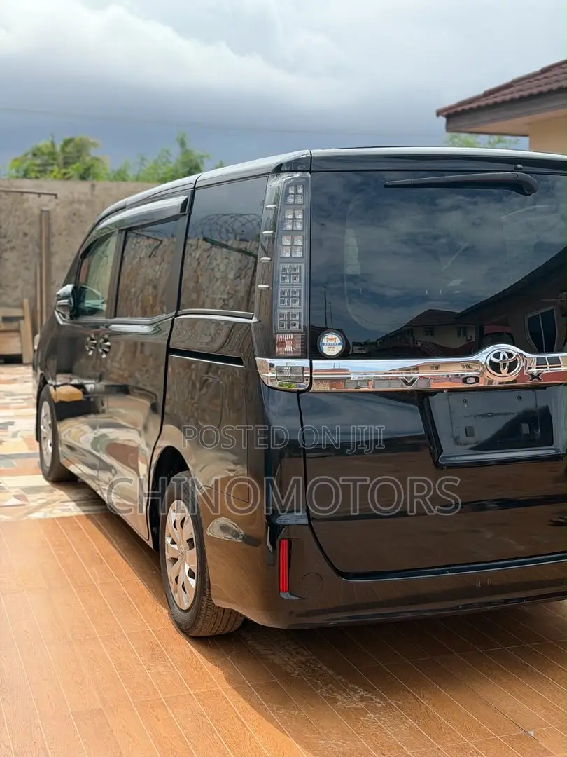 Toyota Voxy 2015 Black