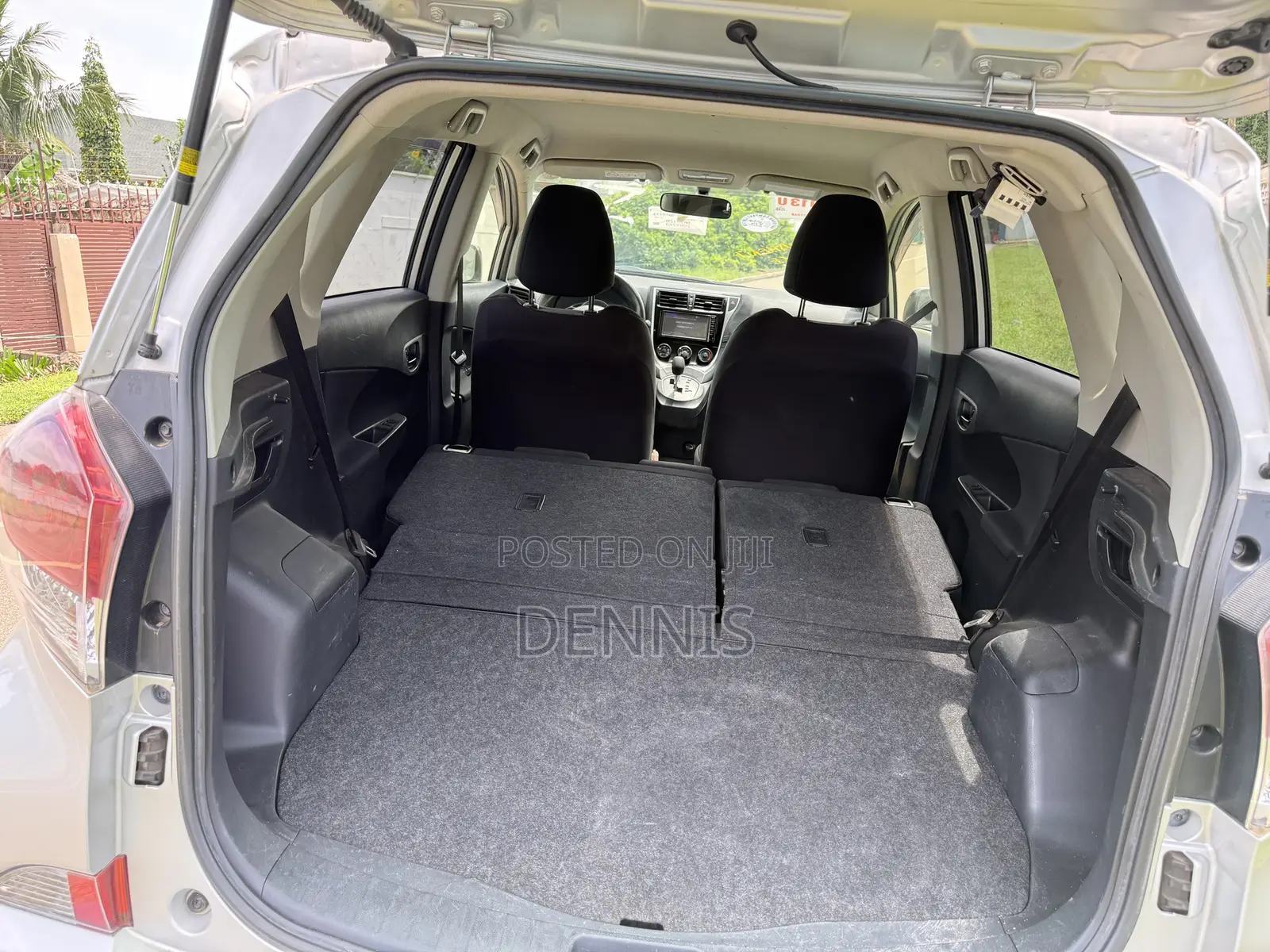 Toyota Ractis 1.5 FWD 2014 Silver
