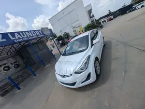 Hyundai Elantra SE Sedan FWD (1.8L 4cyl 6A) 2016 White