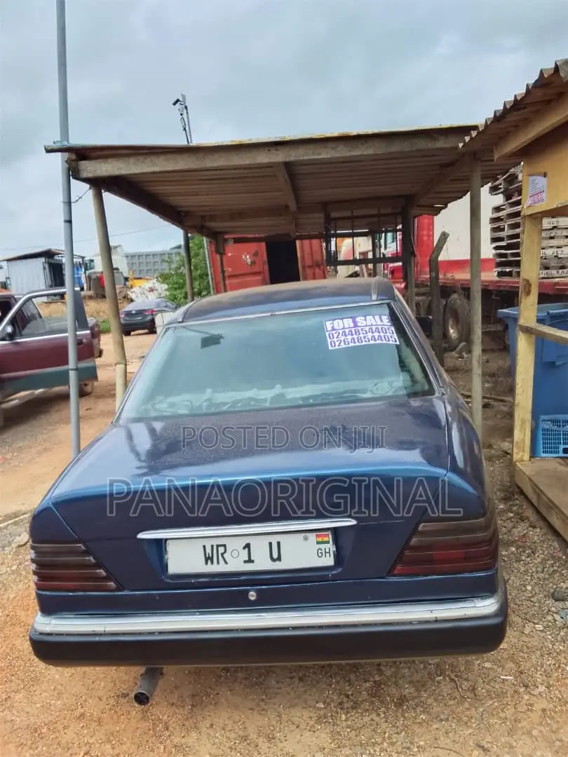 Mercedes-Benz 200E 1993 Blue