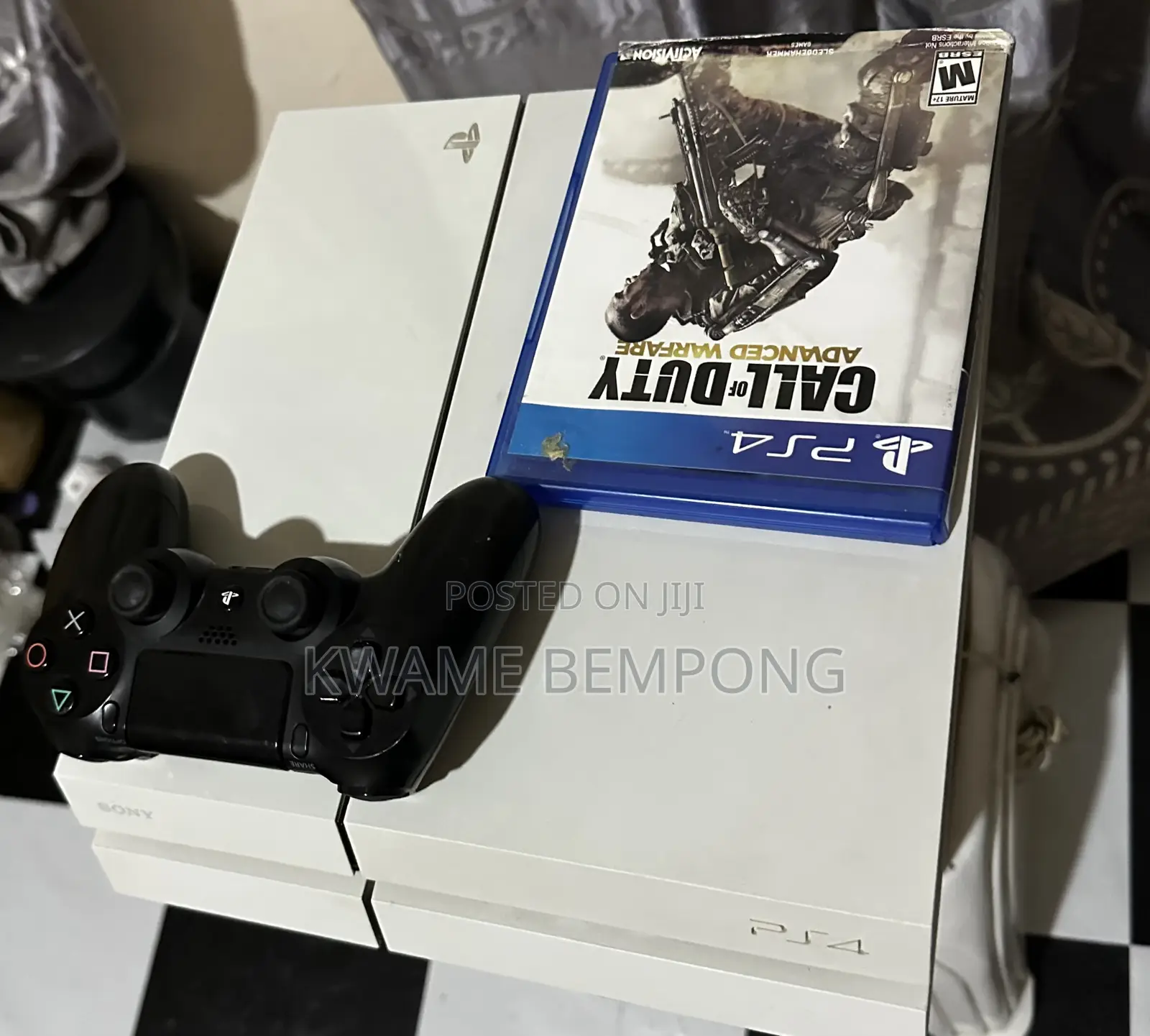 Ps4 Standard White Edition. With Cod Game Disc