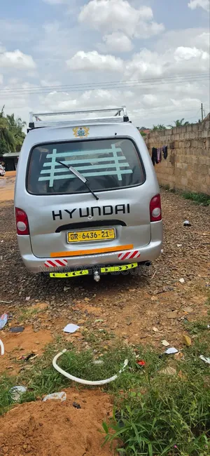 Hyundai H-100 2003 Yellow