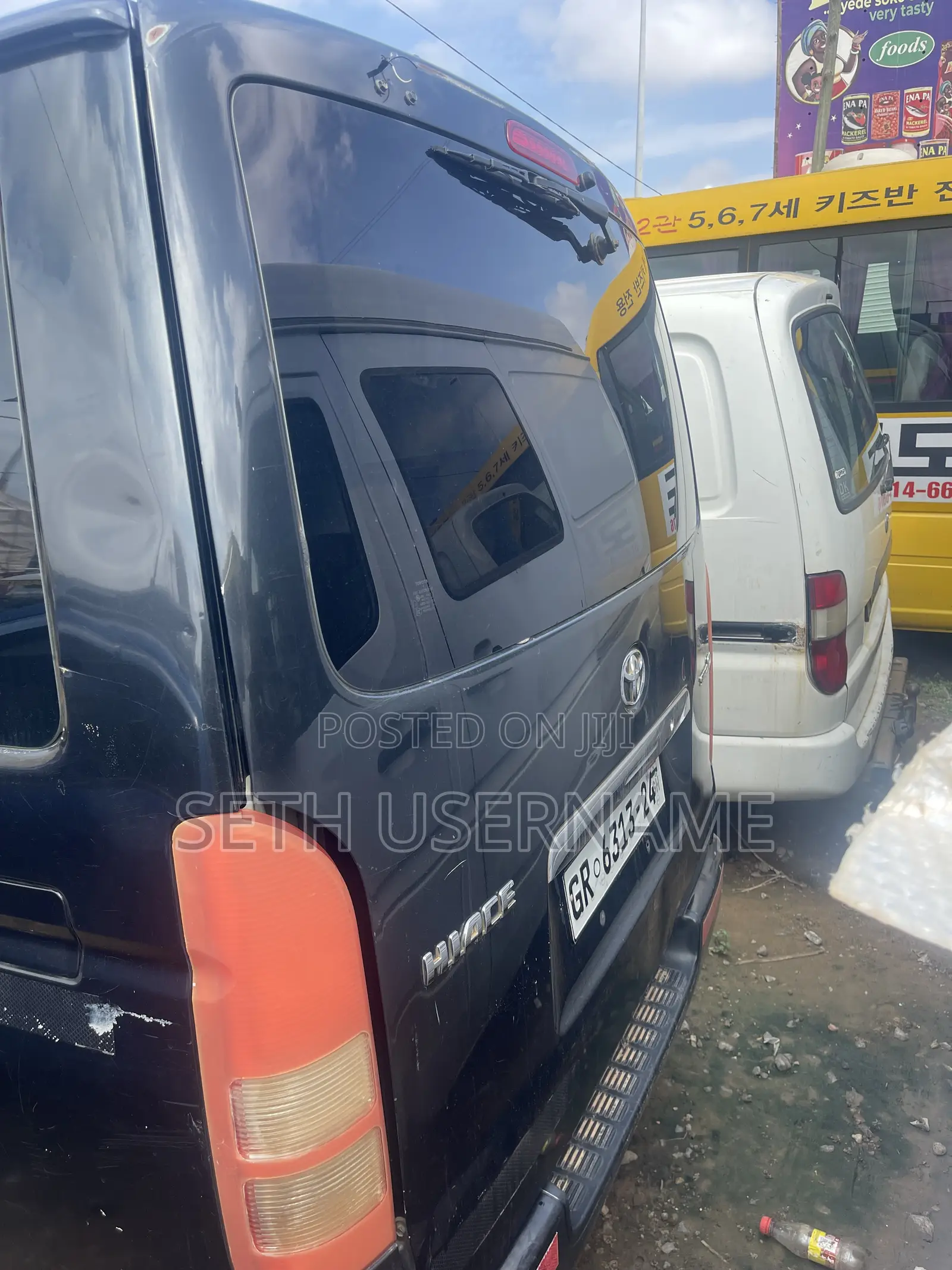 Toyota HiAce 2014 Black