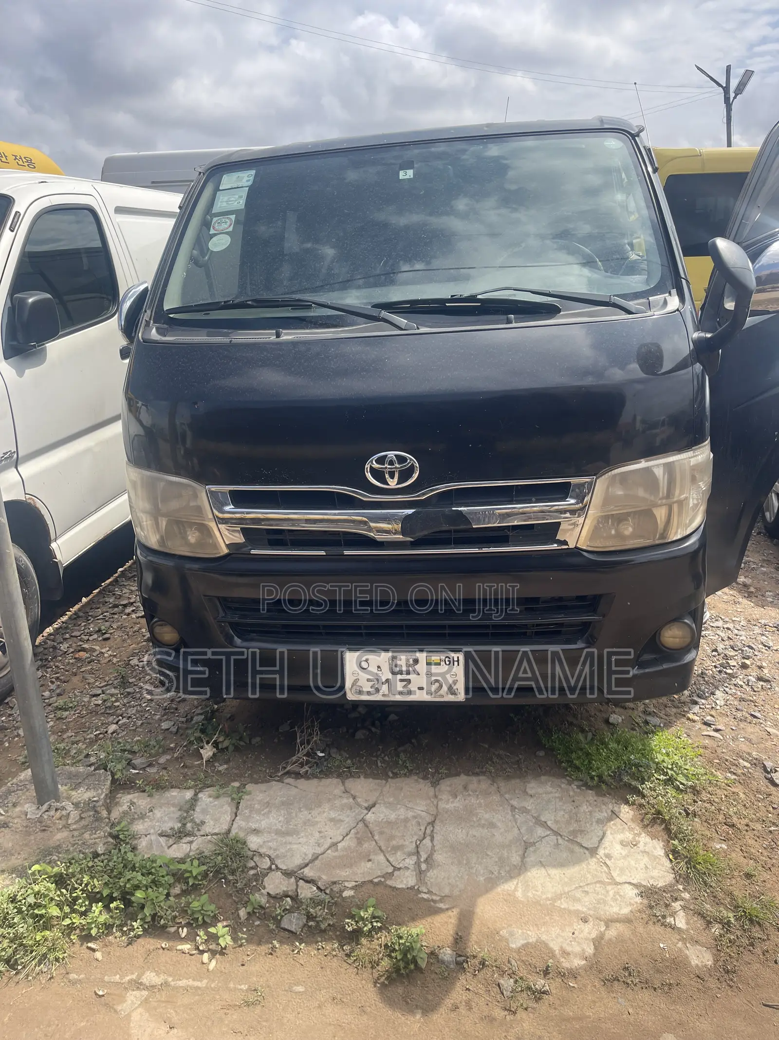 Toyota HiAce 2014 Black