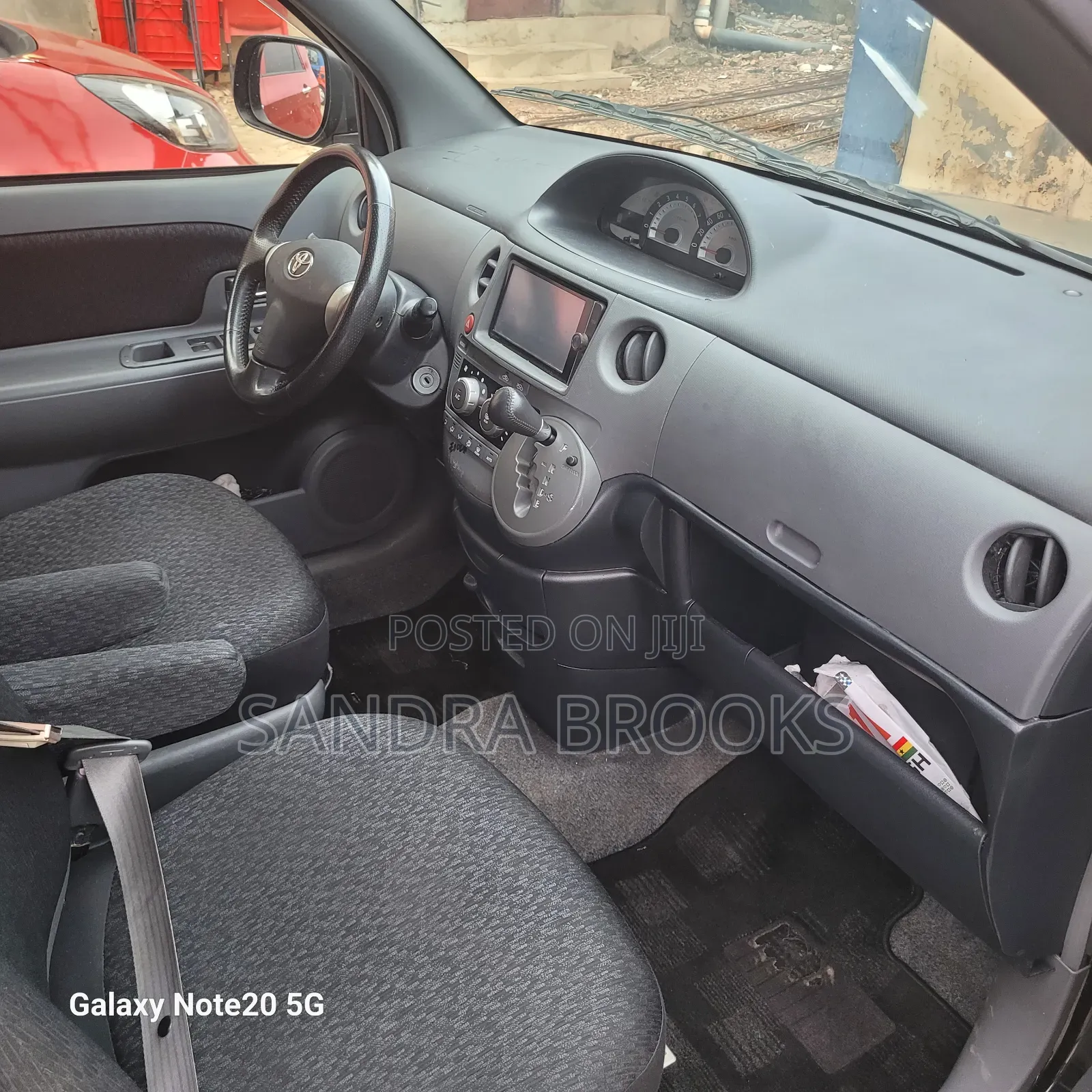 Toyota Sienta 1.5 AWD 2014 Black