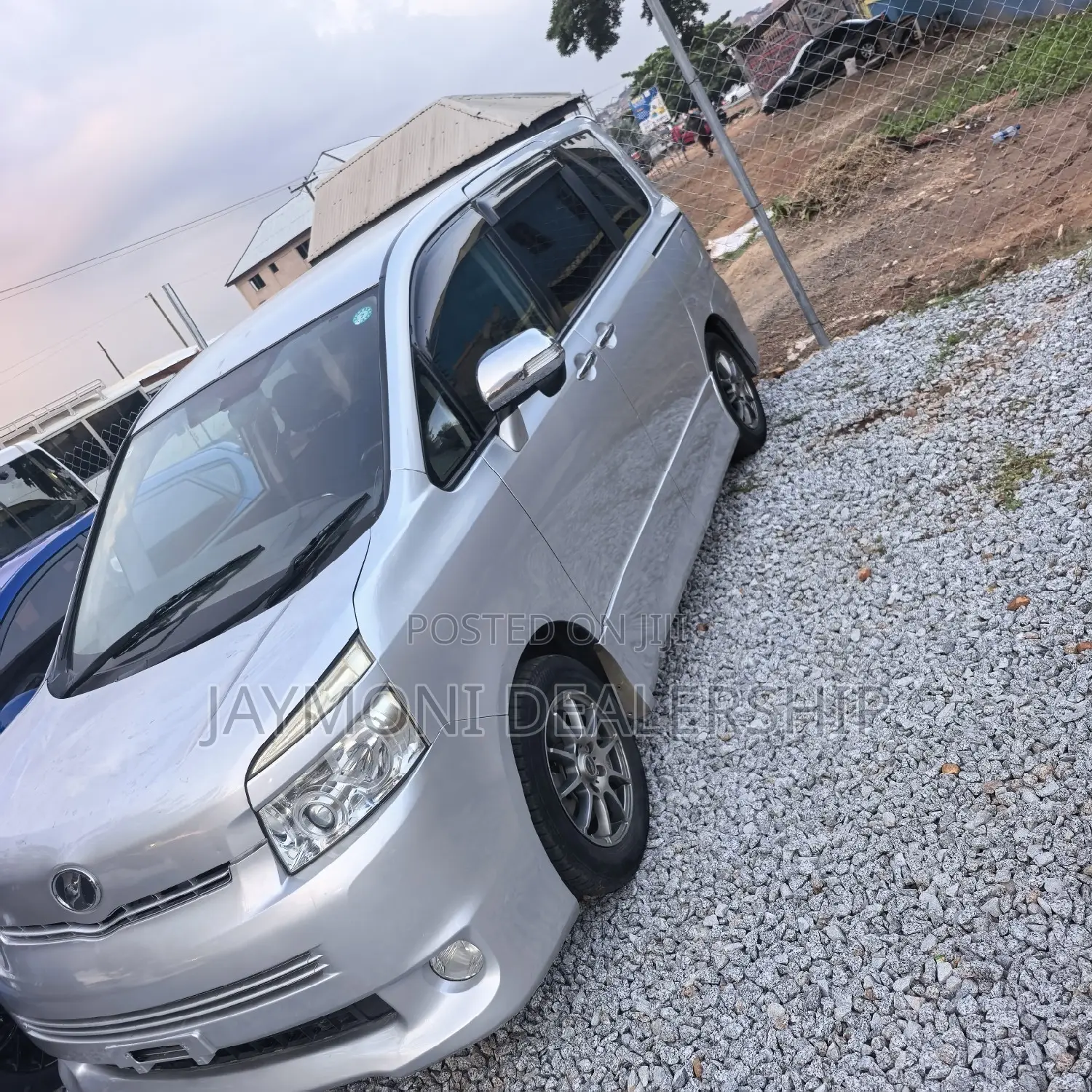 Toyota Voxy 2011 Silver
