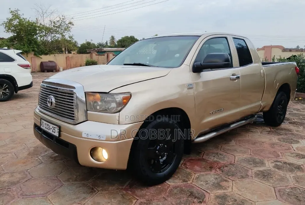 Toyota Tundra 2009 Gold