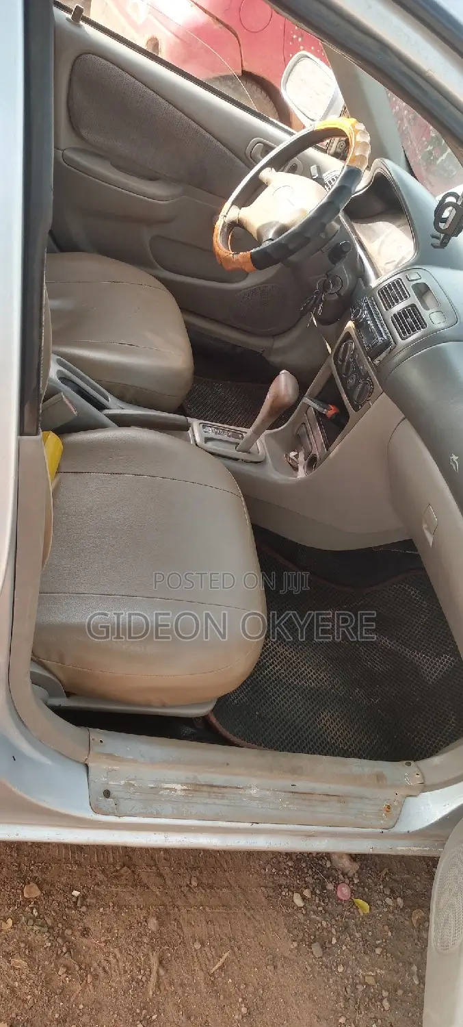 Toyota Corolla 2000 Silver