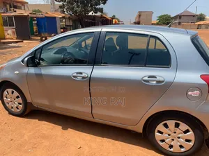 Toyota Yaris 2010 Silver