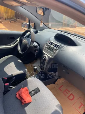 Toyota Yaris 2010 Silver
