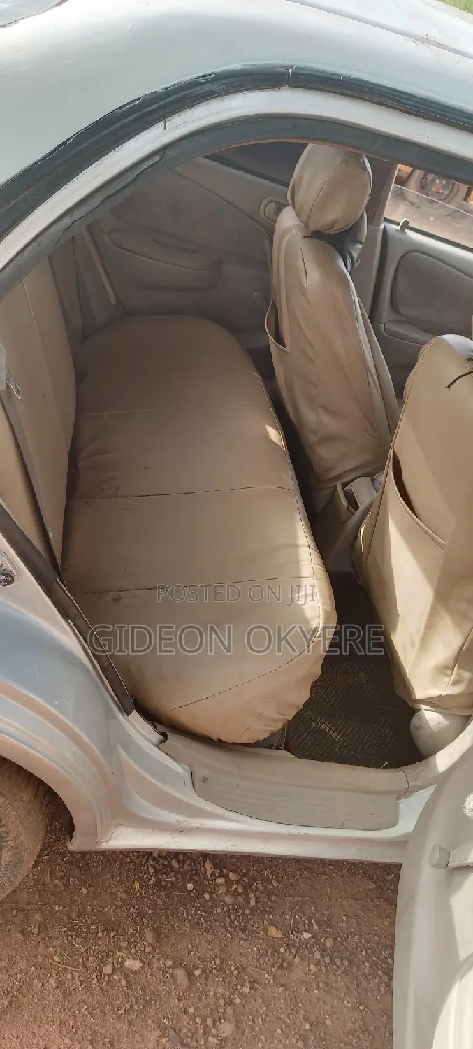 Toyota Corolla 2000 Silver