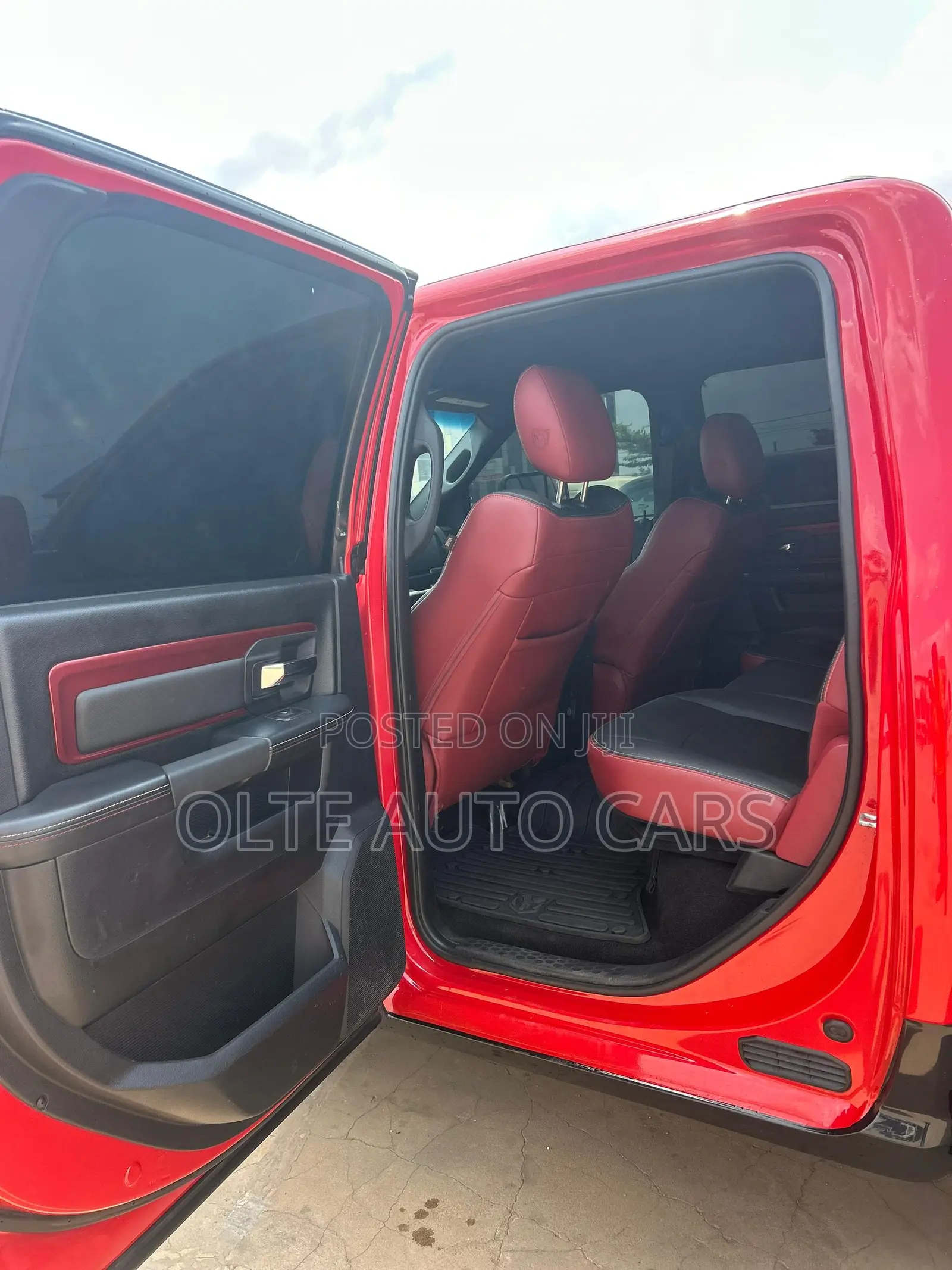 Dodge RAM 1500 3.6 Petrol AWD 2016 Red