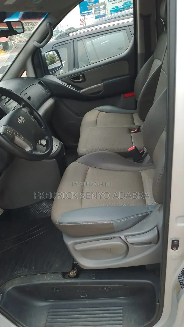 Hyundai Starex 2015 Silver