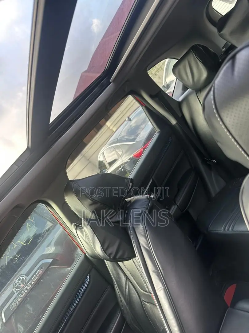 Honda CR-V Touring FWD 2018 Red