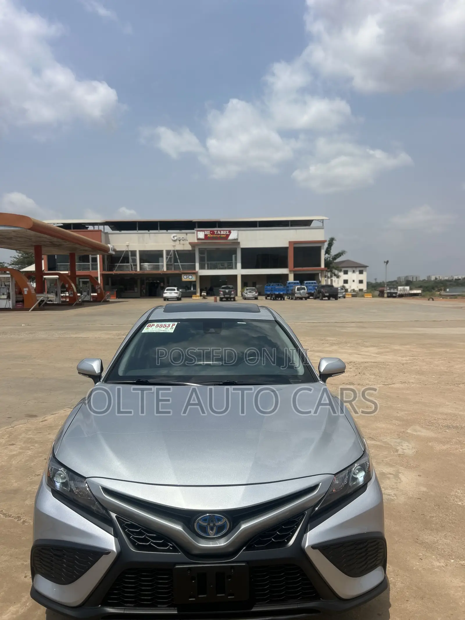 Toyota Camry SE 2022 Silver