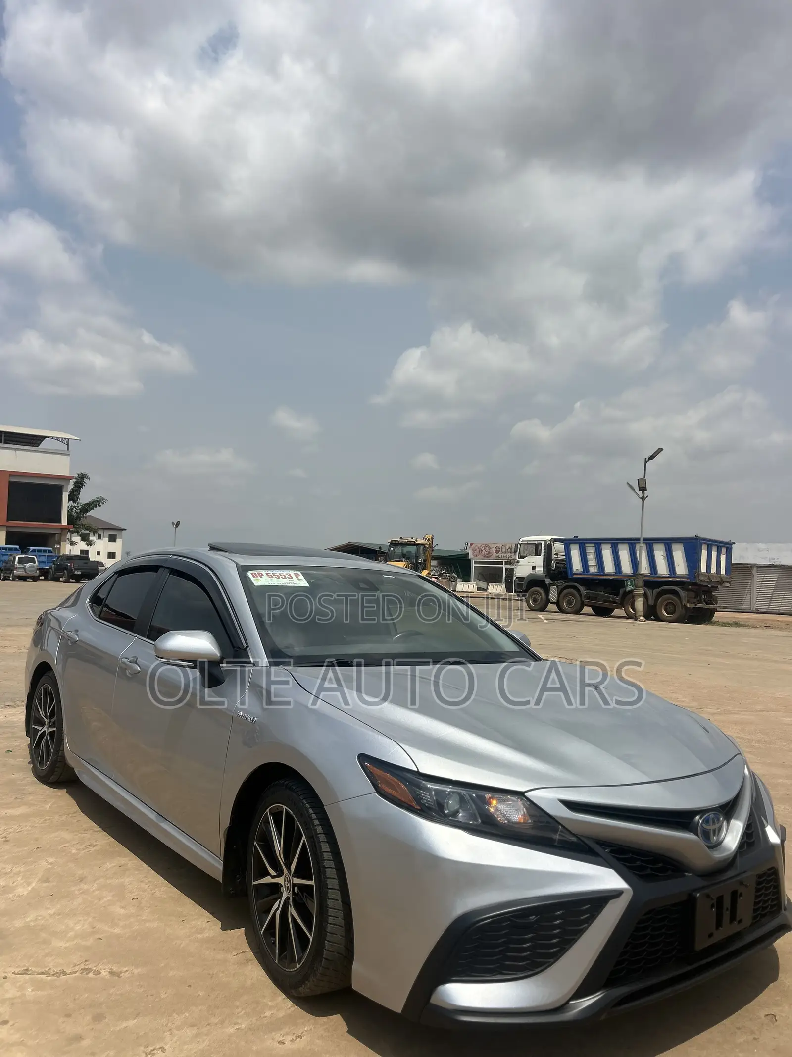 Toyota Camry SE 2022 Silver