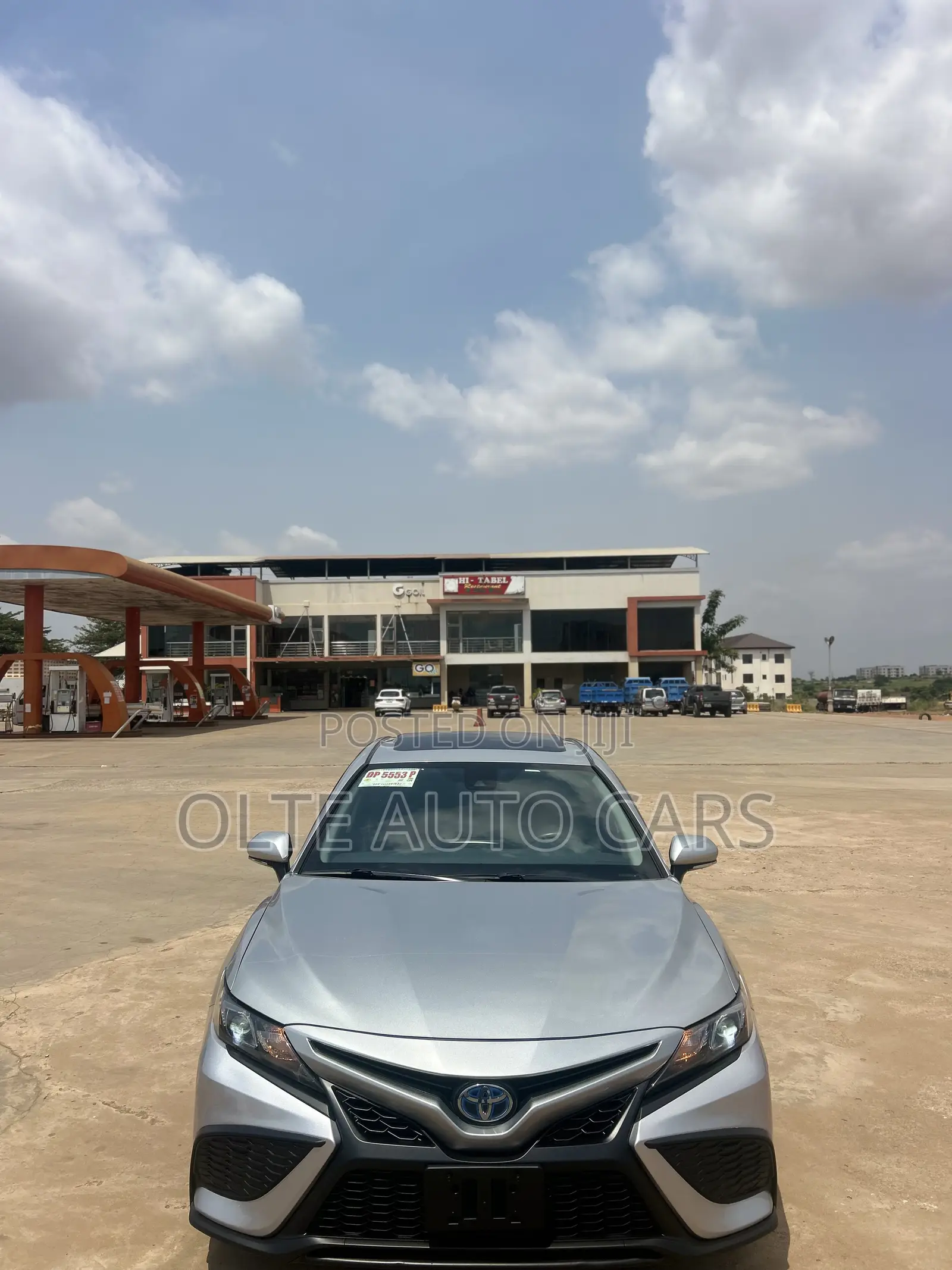 Toyota Camry SE 2022 Silver