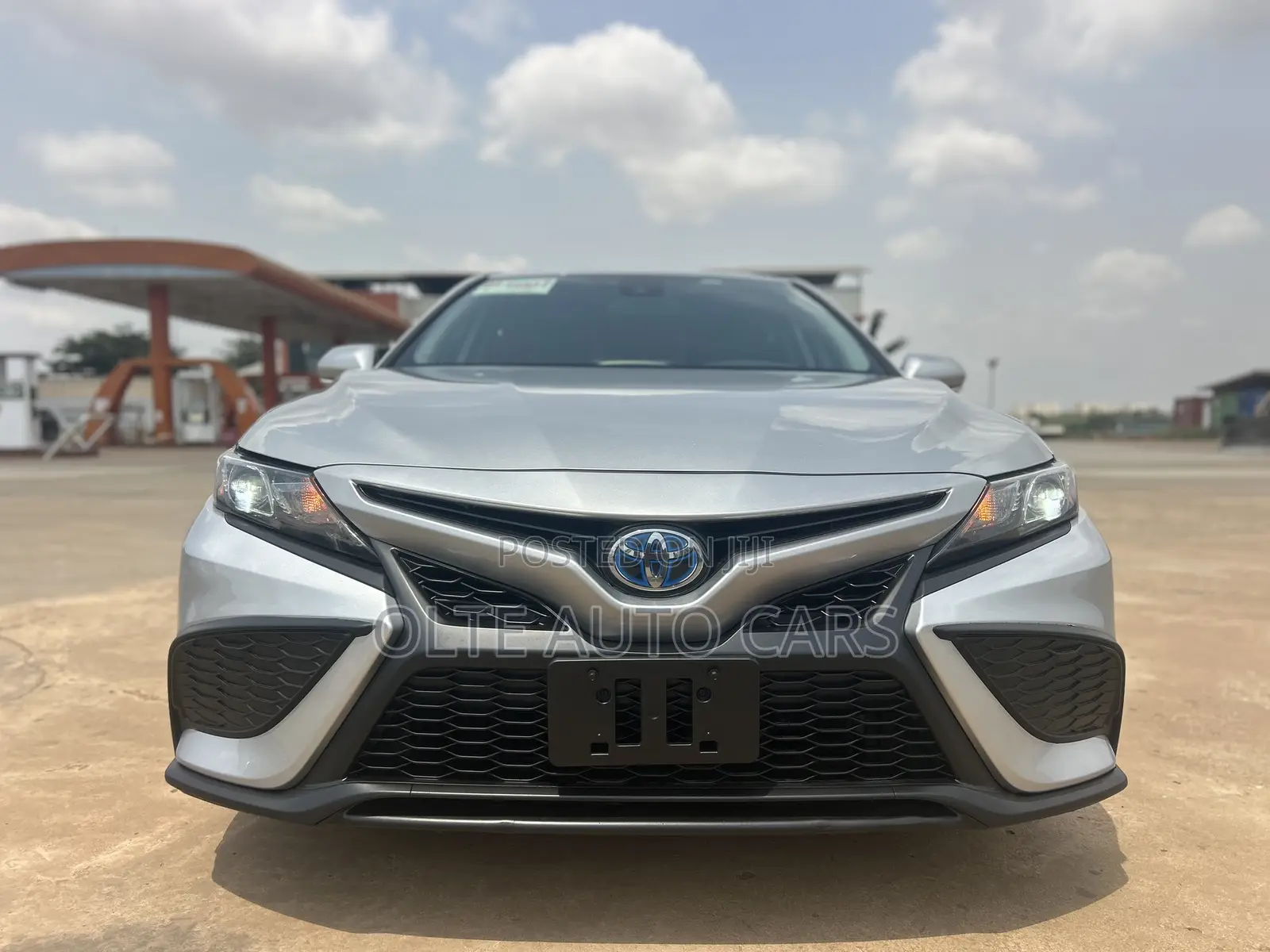 Toyota Camry SE 2022 Silver