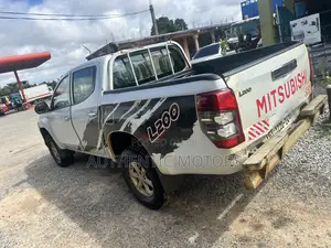 Mitsubishi L200 2019 White