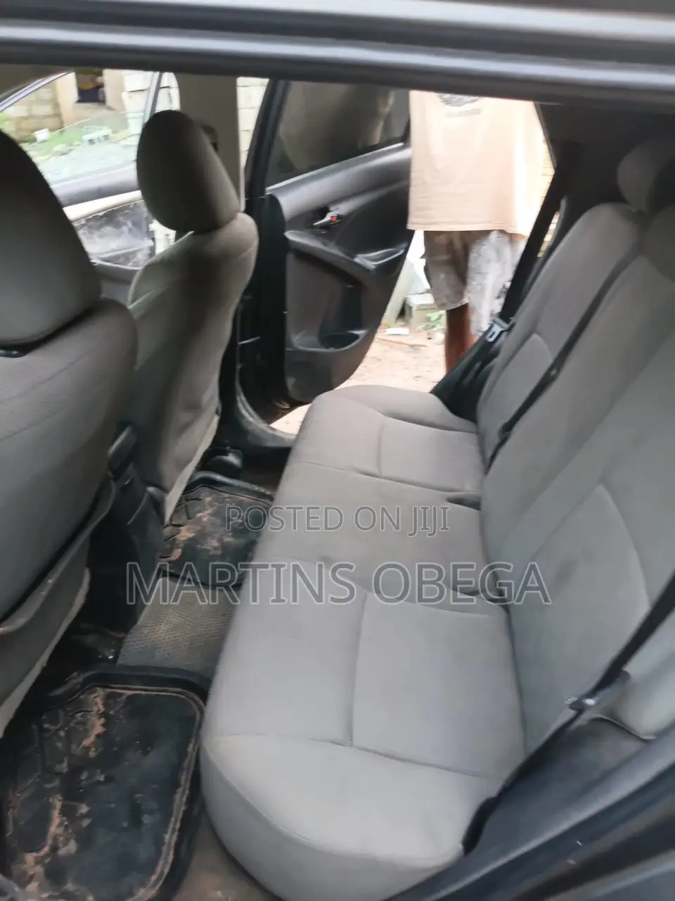Toyota Matrix Hatchback FWD (1.8L 4cyl 5M) 2010 Gray