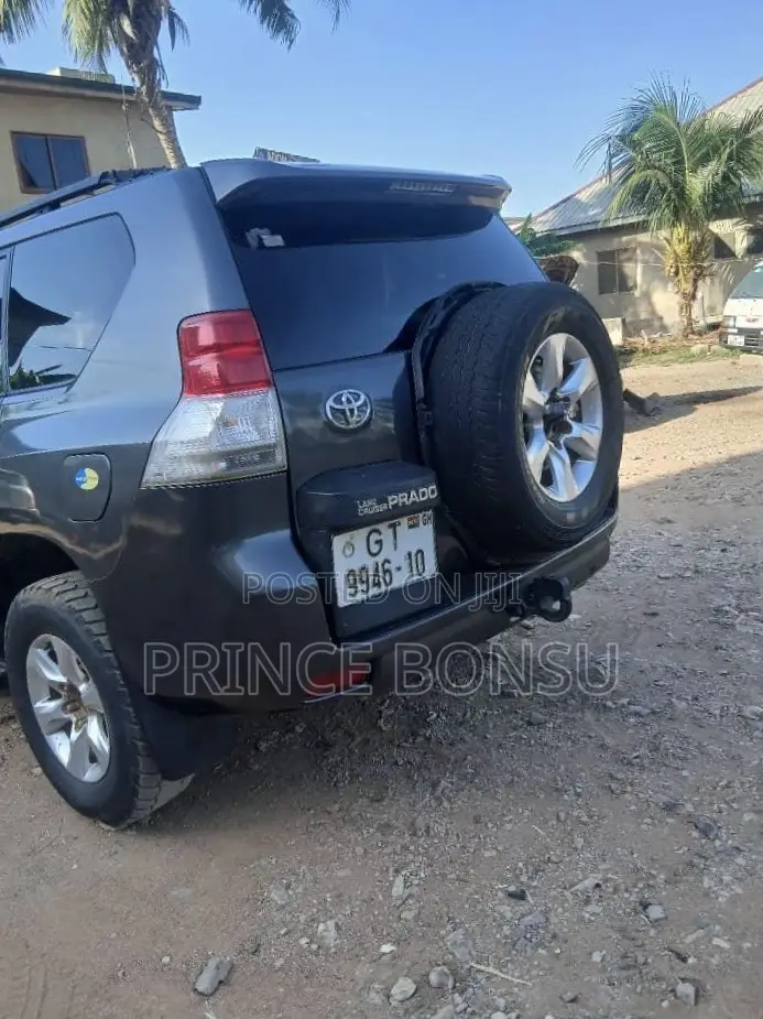 Toyota Land Cruiser Prado 2010 Gray