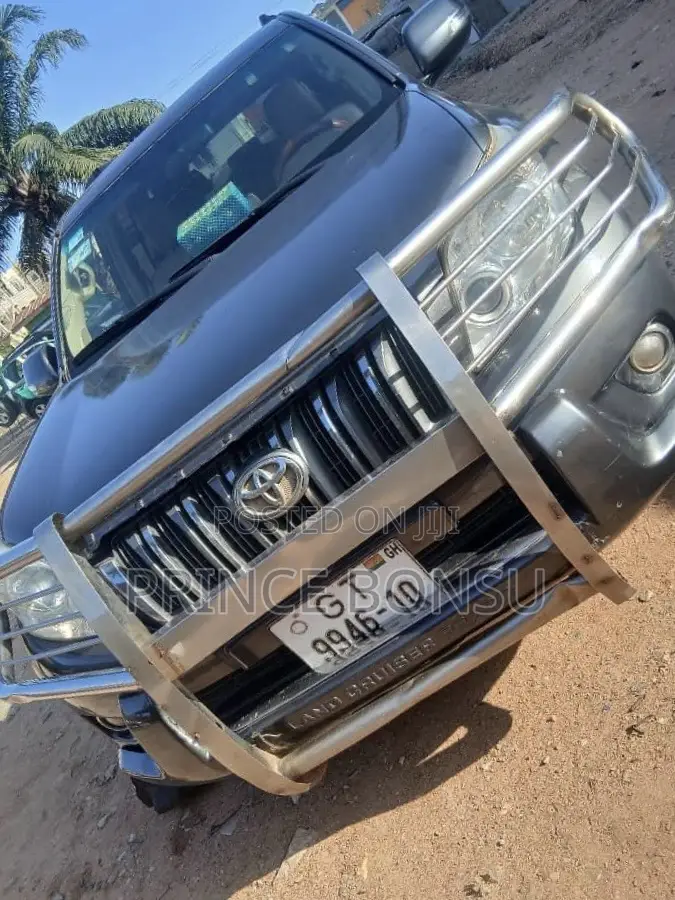 Toyota Land Cruiser Prado 2010 Gray