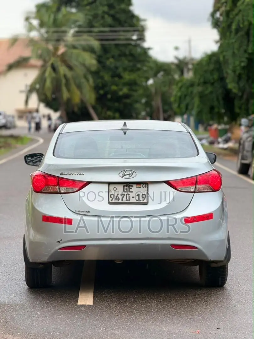 Hyundai Elantra 2013 Silver