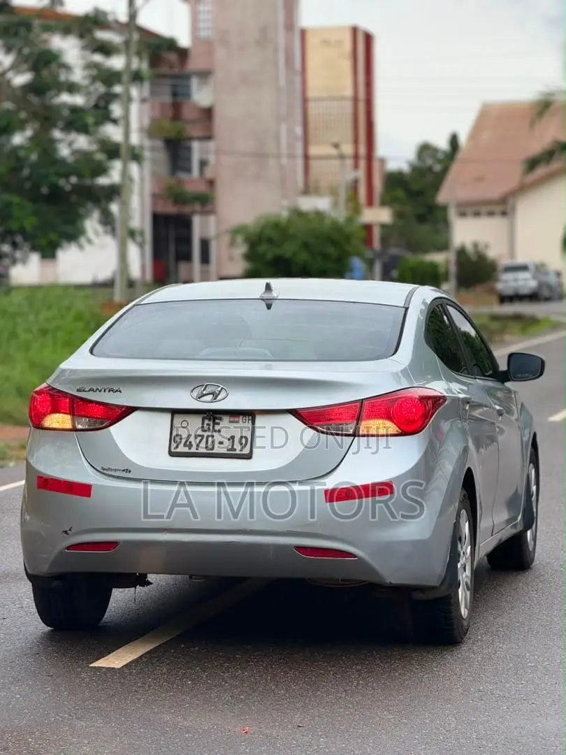 Hyundai Elantra 2013 Silver
