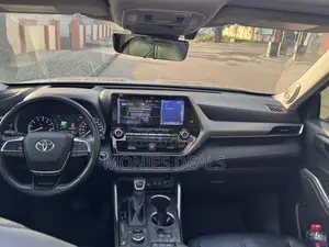 Toyota Highlander Platinum 2021 Silver
