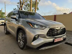 Toyota Highlander Platinum 2021 Silver
