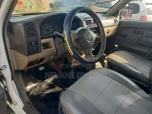 Nissan Hardbody 2010 White