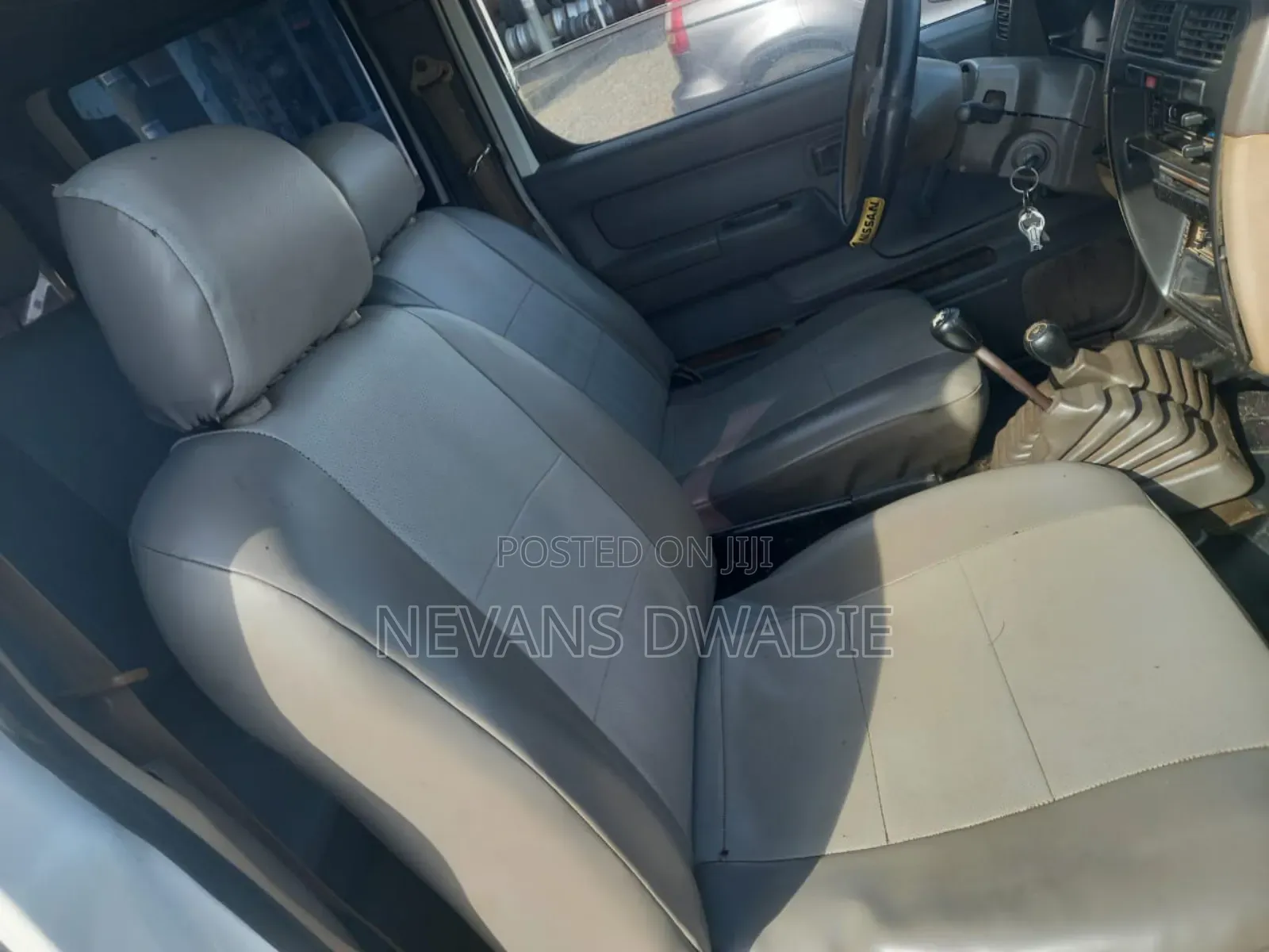 Nissan Hardbody 2010 White