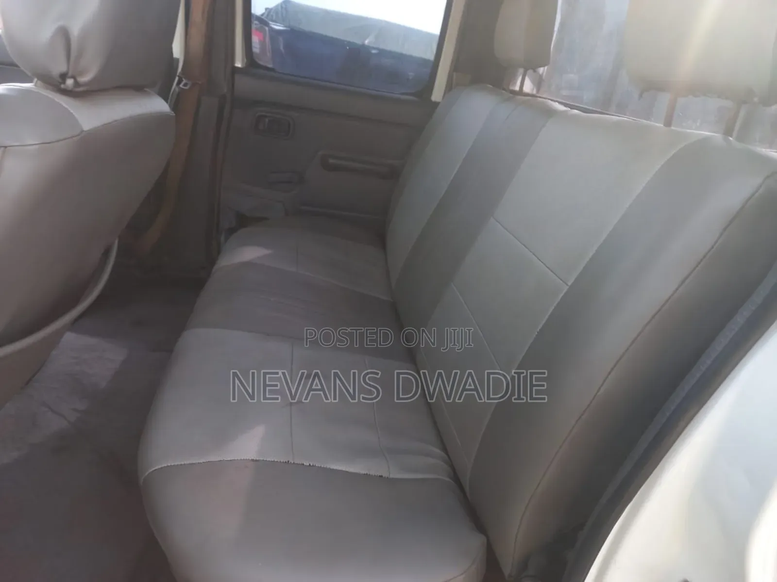 Nissan Hardbody 2010 White