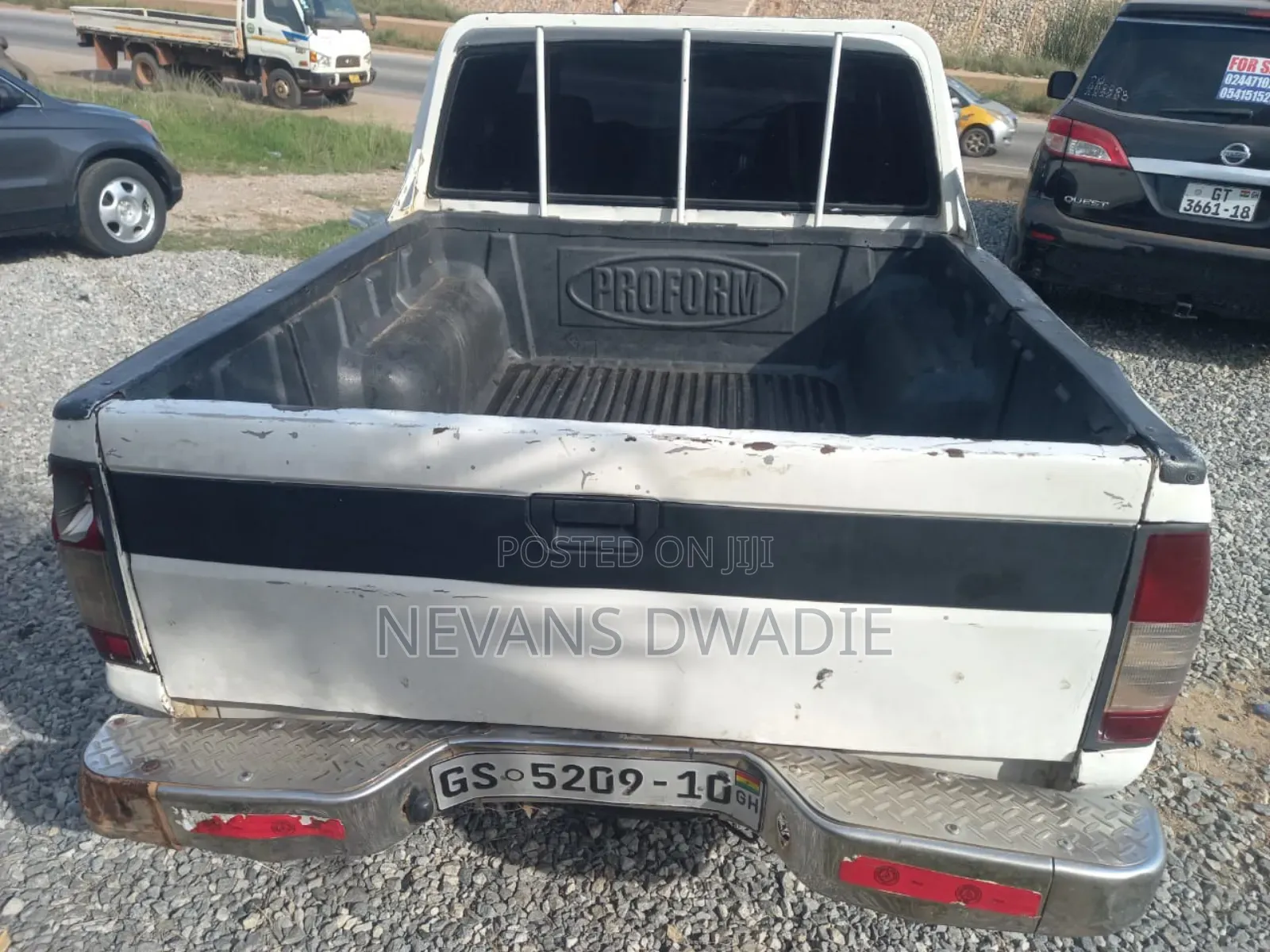 Nissan Hardbody 2010 White