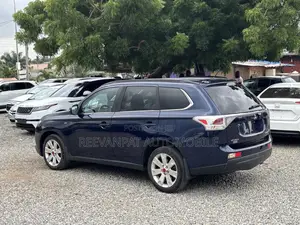 Mitsubishi Outlander 2015 Blue