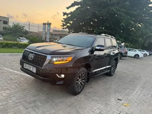 Toyota Land Cruiser Prado 2016 Black