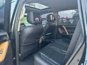 Toyota Land Cruiser Prado 2016 Black