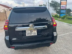 Toyota Land Cruiser Prado 2016 Black
