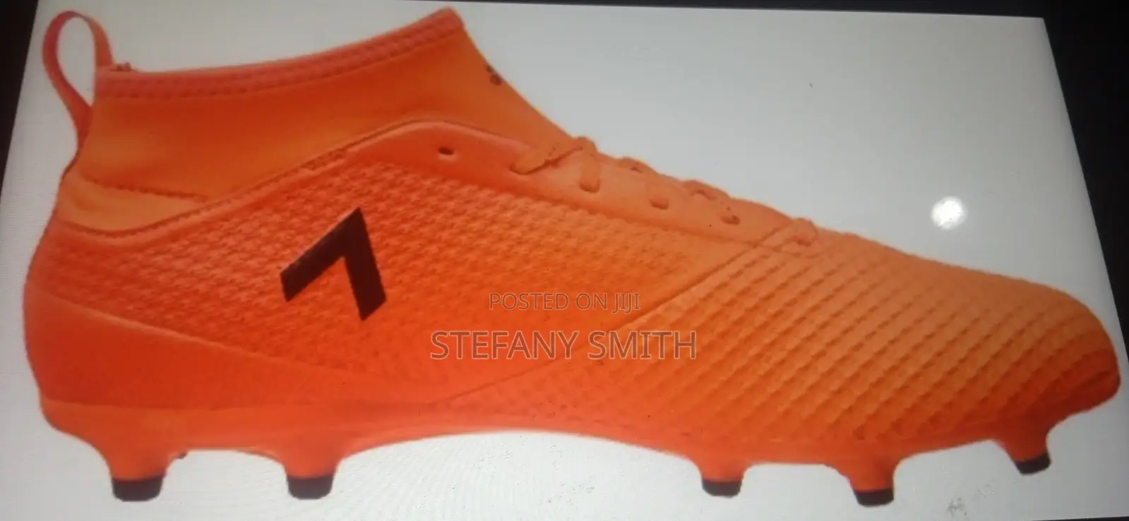 Adidas Ace17.3 Comes With Free Orange Socks and Blue Shin Guard